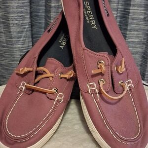 Sperry Mauve Boat Shoes with Tan Laces